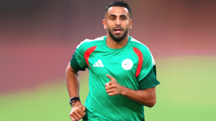 محرز يفضل العودة للعب في أوروبا