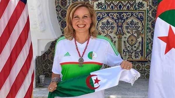 زوجة السفير الأمريكي مولعة بــ”الخضــر”