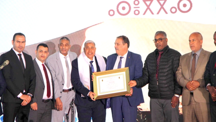 تتويج الفائزين بجائزة رئيس الجمهورية للأدب واللّغة الأمازيغية