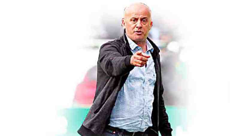 «الفاف» فشلت في تسيير كرة القدم