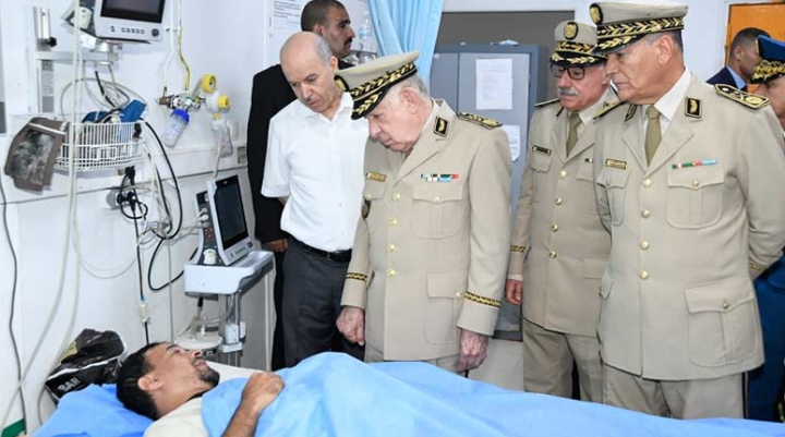 الفريق أول شنقريحة يزور المصابين