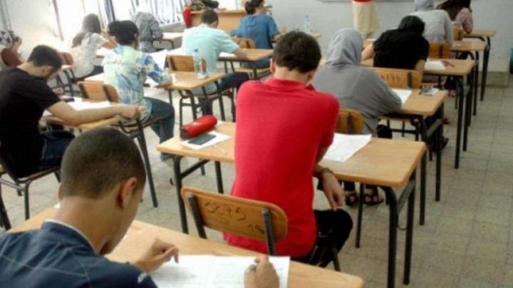 دخول فريق إعداد وطبع المواضيع فترة العزل