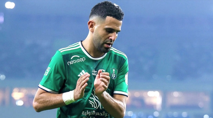الأهلي السعودي متمسك بمحرز