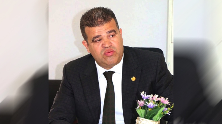 الرئيس إبراهيمي يصر على محاسبة سلفه