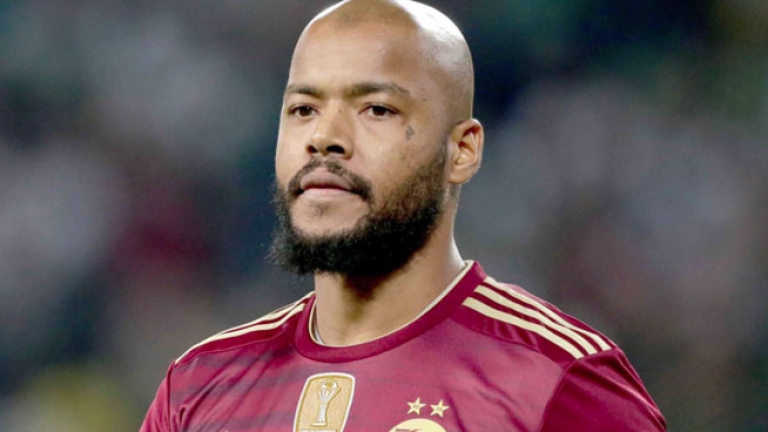 مبولحي يقترب من تحطيم رقم بلومي