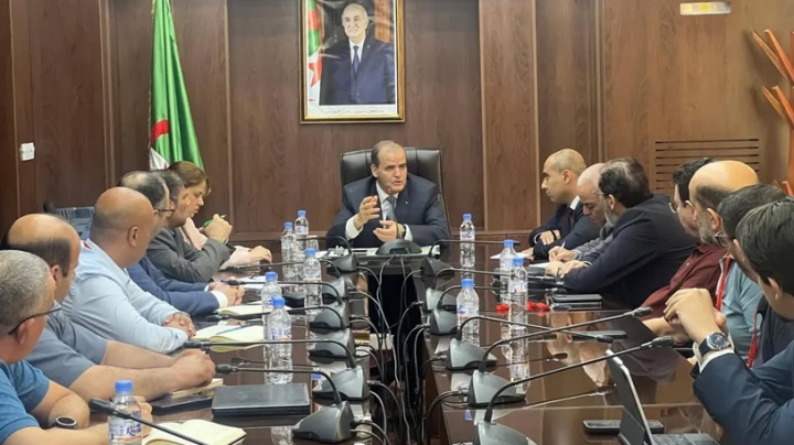 تطوير حلول صناعية لتلبية احتياجات القطاعات الوطنية