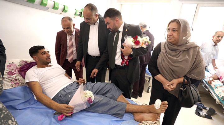 وفد عن مجلس الأمة يتفقد المصابين في حادث الحراش