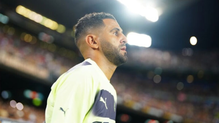 محرز يصنع الحدث من جديد