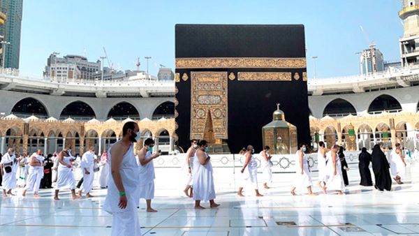 لا وجود لأيِّ حالة اشتباه بكورونا بين المعتمرين