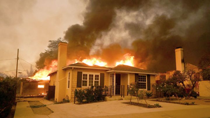 ارتفاع حصيلة ضحايا حرائق لوس أنجلوس إلى 16 قتيلا