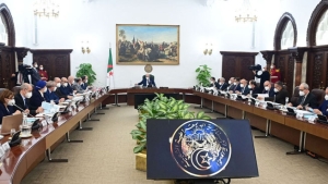 السيد عبد المجيد تبون رئيس الجمهورية، القائد الأعلى للقوات المسلحة، وزير الدفاع الوطني