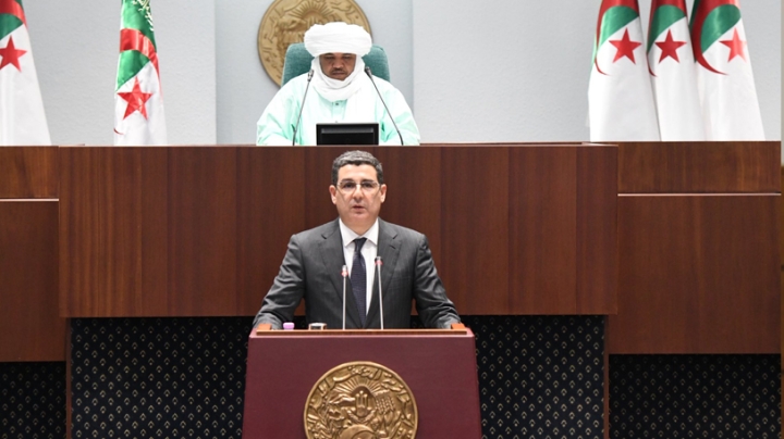 ضمان تغطية صحية عصرية وشاملة لتكفّل أمثل بالمريض