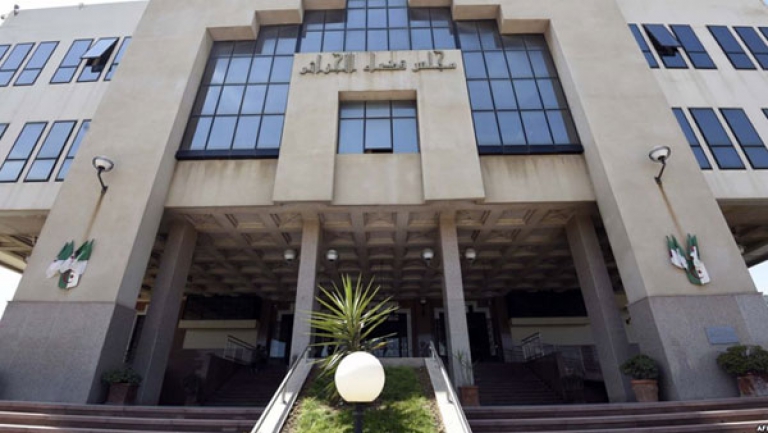 5 سنوات مع وقف التنفيذ لمزيان والبراءة لـ 7 متهمين