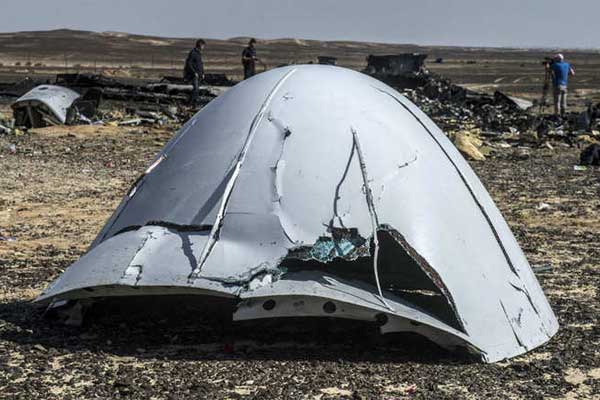 آلاف السياح الغربيين يقطعون عطلهم بمصر