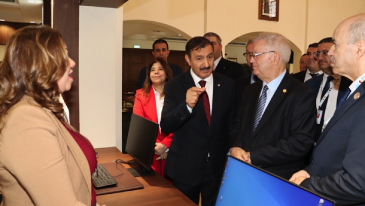 الرئيس تبون يولي عناية خاصة بالجالية الوطنية