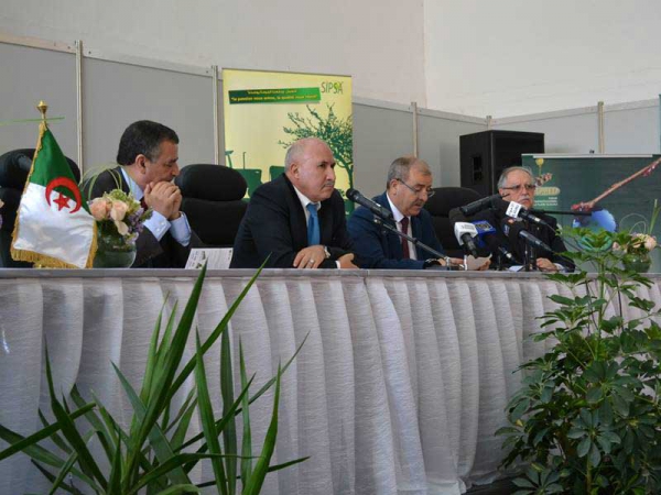 صفقات شراكة، وعصرنة العتاد الفلاحي المحلي