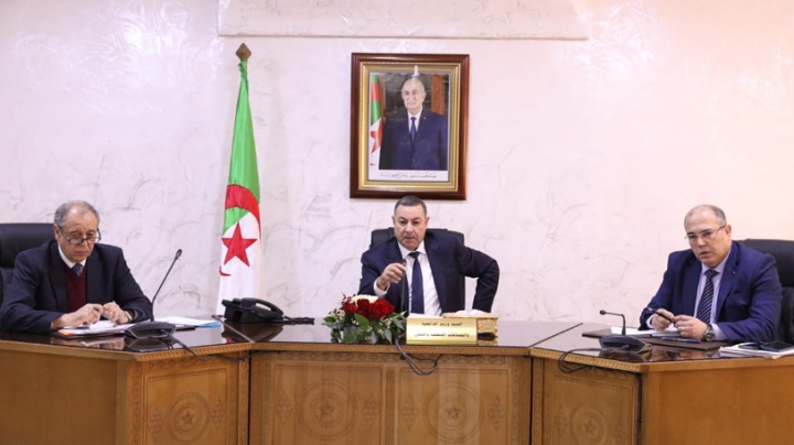 ضمان الوفرة في الأسواق والتبليغ عن النقائص في حينها