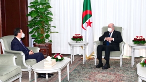 رئيس الجمهورية، السيد عبد المجيد تبون-سفير جمهورية الصين الشعبية، السيد لي ليانه