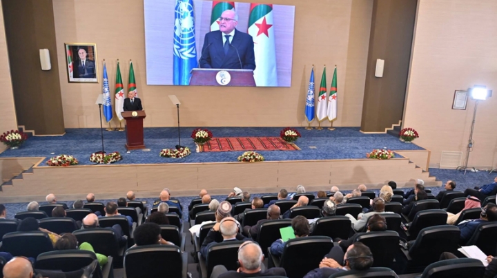 الجزائر متمسّكة بالشرعية الدولية والدفاع عن القضايا العادلة