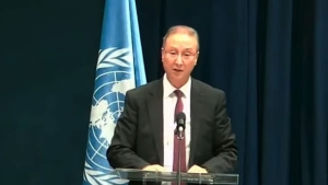 المبعوث الخاص المكلف بملف الدول العربية، نور الدين عوام ببيروت