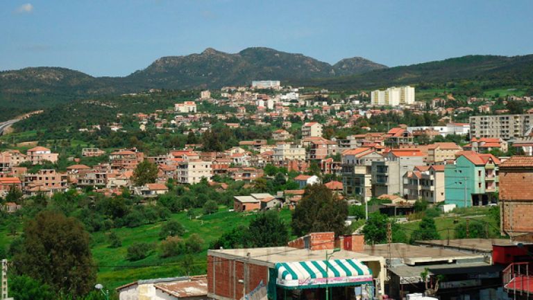 سكان آث بوعظة يطالبون بتحسين إطارهم المعيشي