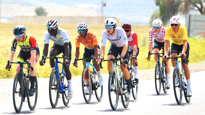 دراجو الجزائر في مهمة التمركز في الكيلومترات الأخيرة