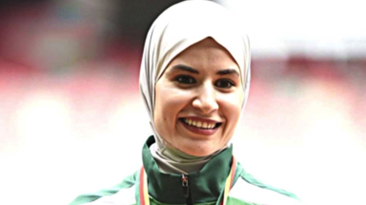 سعاد عزي تهدي الجزائر ميدالية برونزية