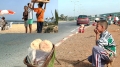 أطفال يبيعون كل شيء.. والأولياء في قفص الاتهام