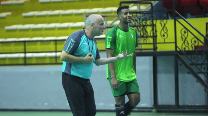 بوشكريو يريد إعادة المنتخب لسابق عهده