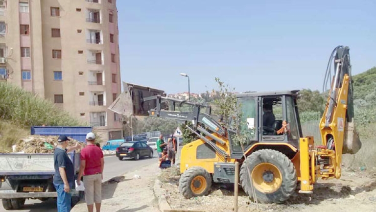 سكان عدة بلديات يطالبون بالإصغاء لانشغالاتهم