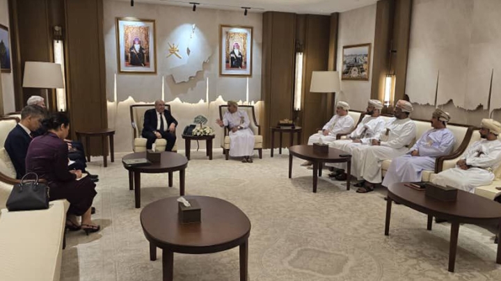 التباحث حول إقامة مصنع لـ"صيدال" بعمان