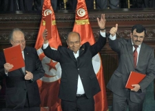 تونس تنتقل إلى بناء المؤسسات الدستورية