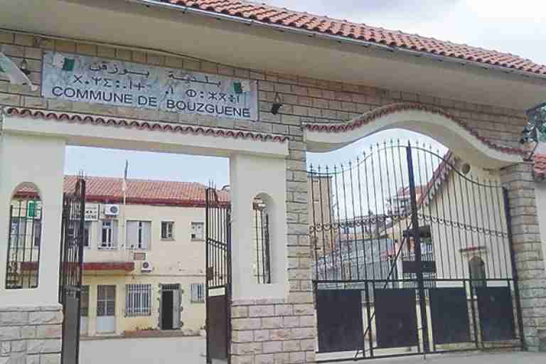 تدشين عدة نصب تذكارية ومشاريع جوارية