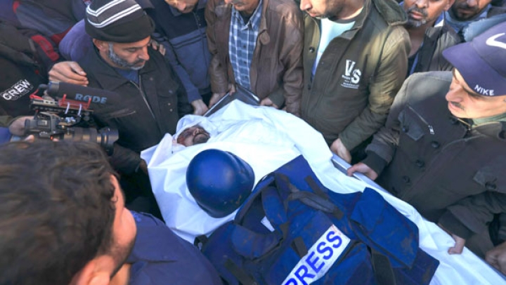 الاحتلال الصهيوني يحرق الصحافيين في غزة