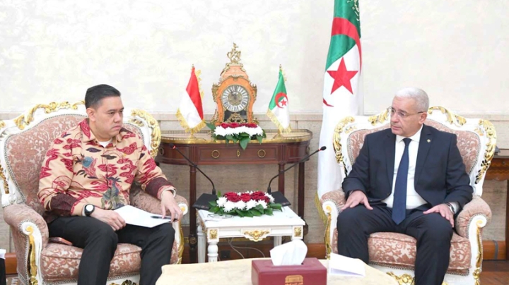 تعميق التعاون البرلماني بين الجزائر وإندونيسيا