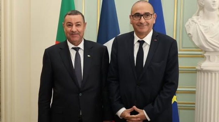 سعيود يُستقبل بباريس من طرف نظيره الفرنسي