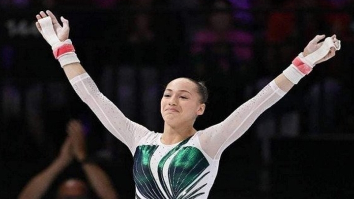 كيليا نمور تعزّز رصيدها بفضية عارضة التوازن