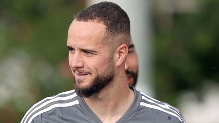 فيكتور لكحل يتخذ قرارا مهما للاقتراب من "الخضر"