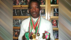  الملاكم الأولمبي السابق موسى مصطفى