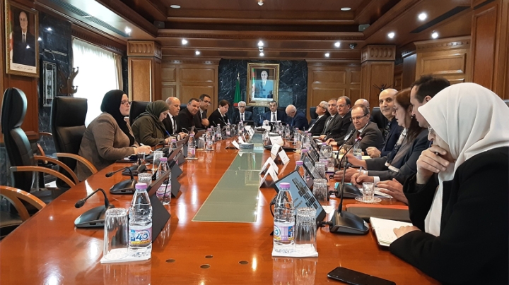 اجتماع تنسيقي لتقييم مشروع الفوسفات المدمج ببلاد الحدبة ووادي الكبريت