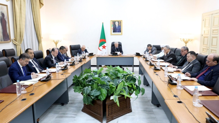 لا مكان لدعاة الانهزامية والتشكيك في الجزائر المنتصرة القوية