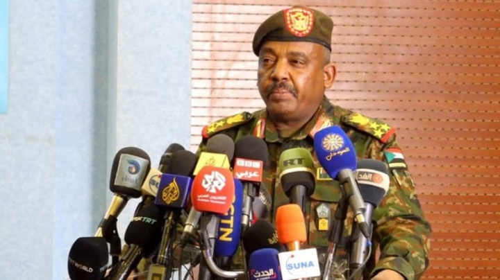 السودان يكشف تورط الإمارات في قصف مطار الخرطوم