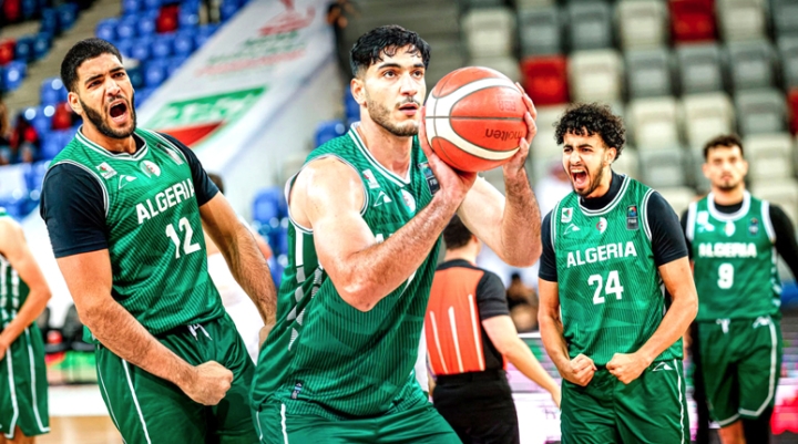 المنتخب الوطني يتوج باللقب العربي