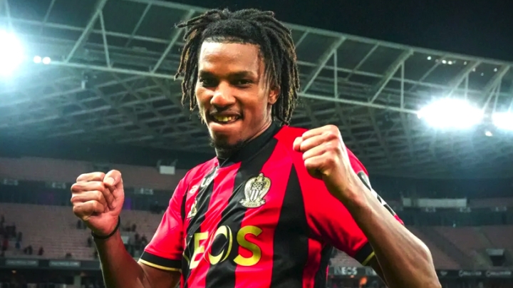 مدرب نيس الفرنسي يوجه رسالة قوية لبوداوي