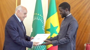 الرئيس السنغالي، باسيرو ديومايي فايي-وزير الشؤون الخارجية والجالية الوطنية بالخارج، أحمد عطاف