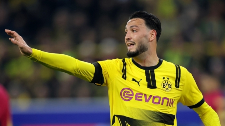 مدرّب "دورتموند" يصف بن سبعيني باللاعب الكبير