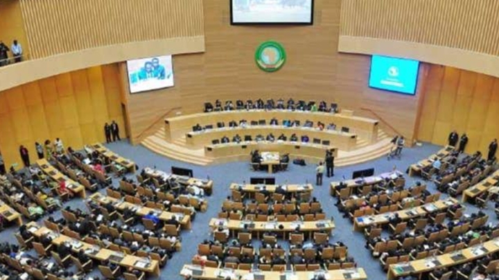 الجزائر تؤكد دعمها للصومال وجهود إحلال السلام