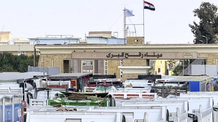 المعبر مفتوح.. والعودة ممنوعة