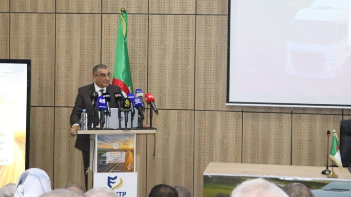 الحمولة الزائدة من أبرز أسباب تدهور الطرق والجسور