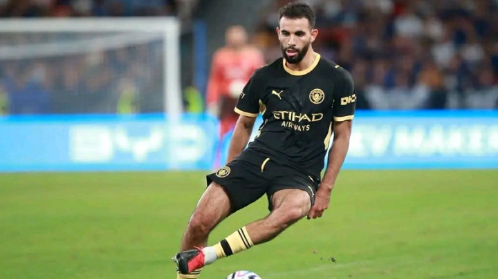 ليفربول يحضر عرضا لضم آيت نوري في الشتاء